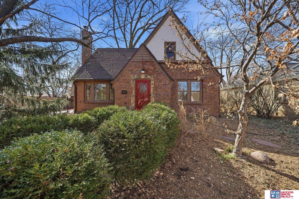 3315 S 17th Street, Lincoln, NE 68502