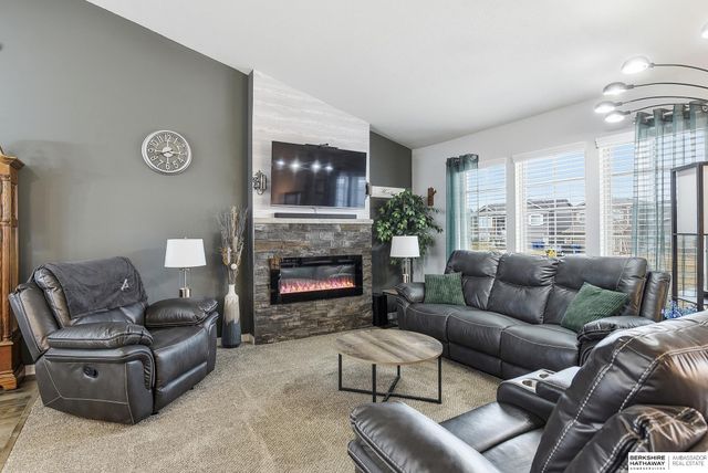 7801 N 147th Avenue, Bennington, NE 68007