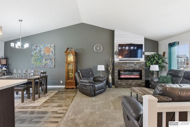 7801 N 147th Avenue, Bennington, NE 68007