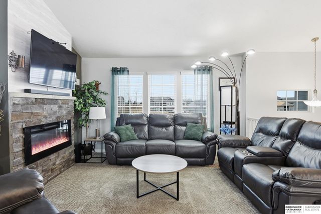 7801 N 147th Avenue, Bennington, NE 68007