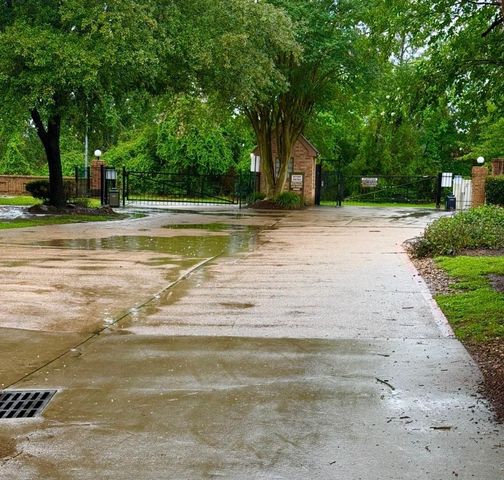 16800 Sugar Pine Drive D 28, Houston, TX 77090