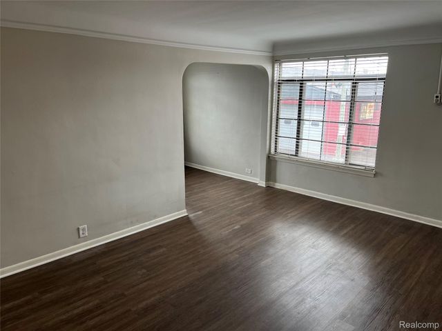 2900 Orchard Lake Road 3, Keego Harbor, MI 48320