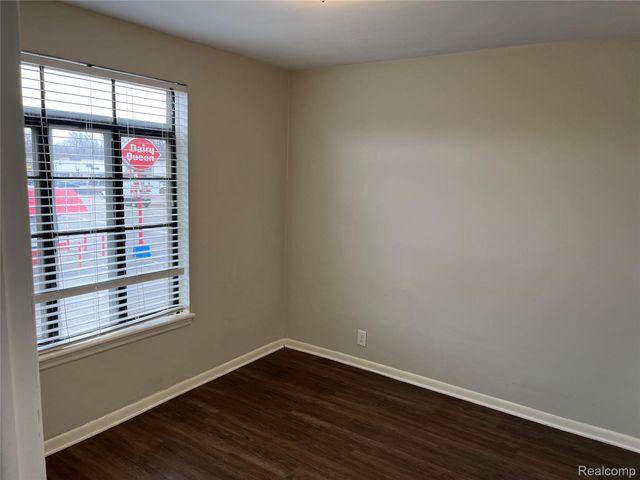 2900 Orchard Lake Road 3, Keego Harbor, MI 48320