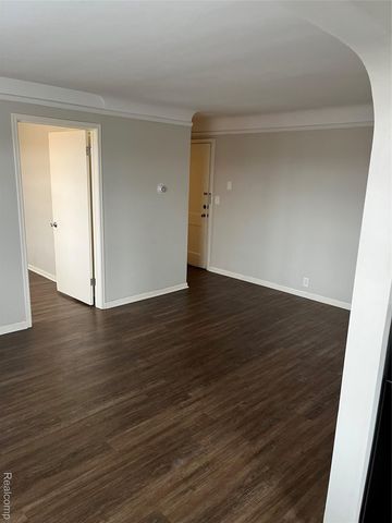 2900 Orchard Lake Road 3, Keego Harbor, MI 48320