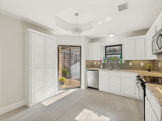 4010 Rive Lane, Addison, TX 75001