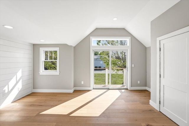 10 Vesper Ave, Falmouth, MA 02540