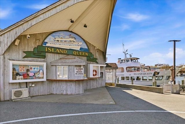 10 Vesper Ave, Falmouth, MA 02540