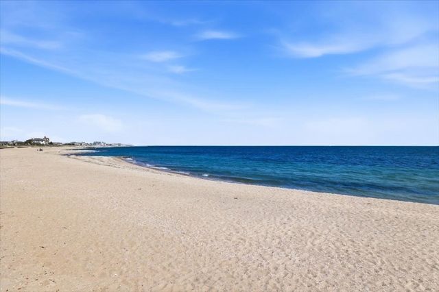 10 Vesper Ave, Falmouth, MA 02540