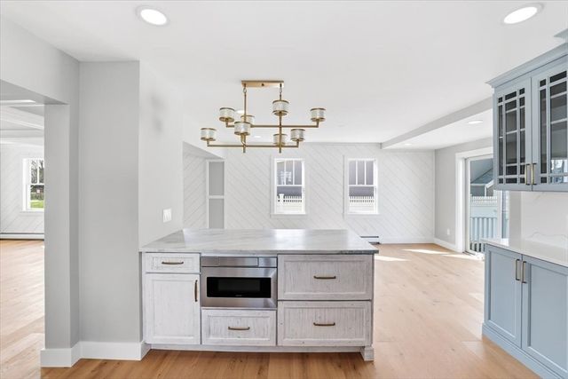 10 Vesper Ave, Falmouth, MA 02540