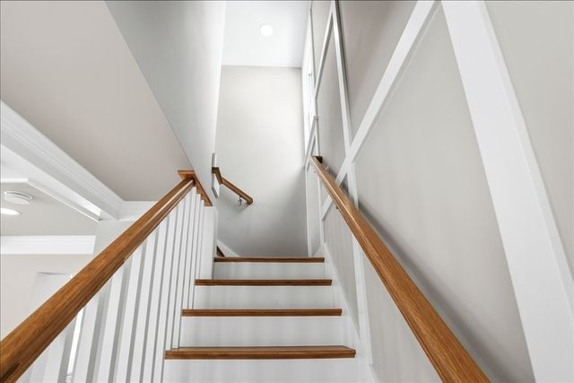 10 Vesper Ave, Falmouth, MA 02540