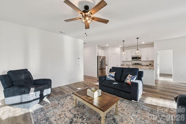 3567 Farmfield Drive, Claremont, NC 28610