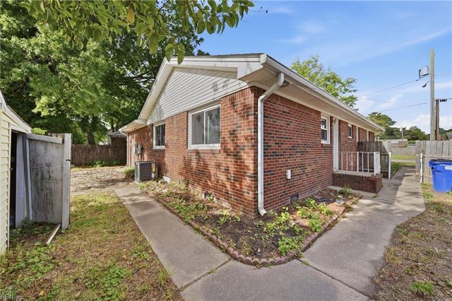 1332 Carlton CT, Norfolk, VA 23503