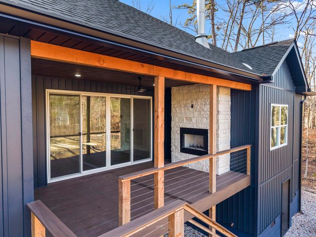 28 Darro Way, Hot Springs Village, AR 71909