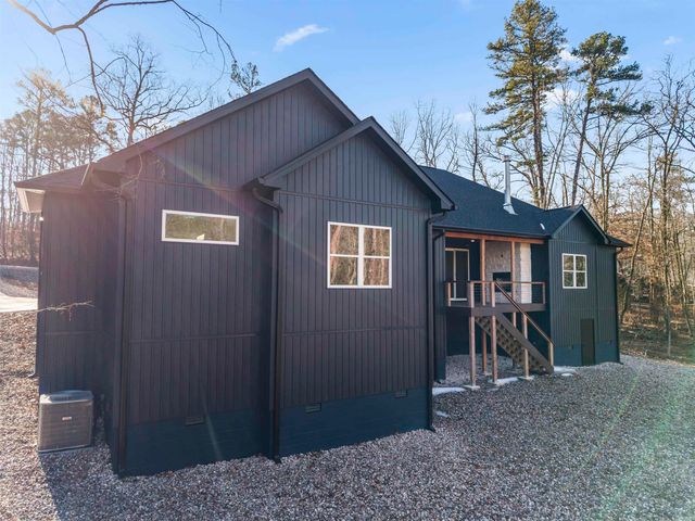 28 Darro Way, Hot Springs Village, AR 71909