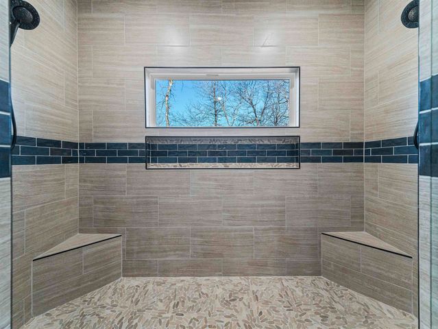 28 Darro Way, Hot Springs Village, AR 71909