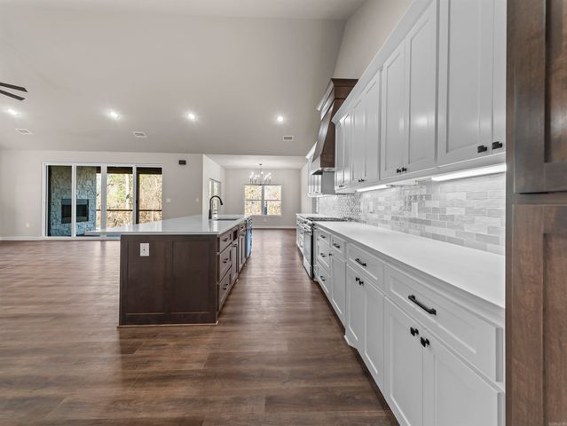 28 Darro Way, Hot Springs Village, AR 71909