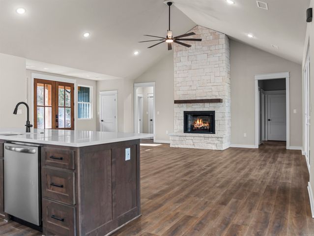 28 Darro Way, Hot Springs Village, AR 71909