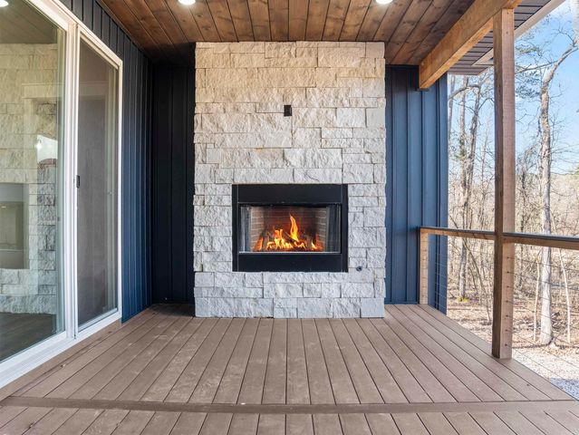 28 Darro Way, Hot Springs Village, AR 71909