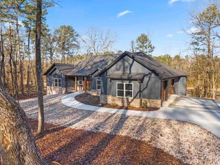 28 Darro Way, Hot Springs Village, AR 71909