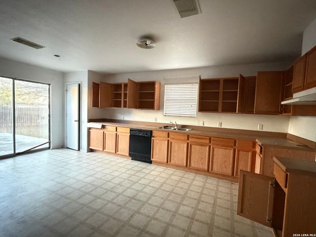 1310 SUNBEND FLS, San Antonio, TX 78224