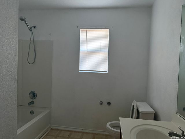 1310 SUNBEND FLS, San Antonio, TX 78224