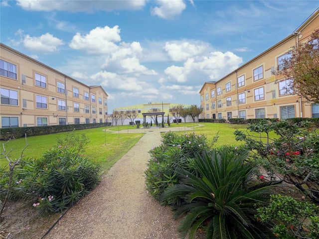 6611 W Sam Houston Parkway S 1G, Houston, TX 77072