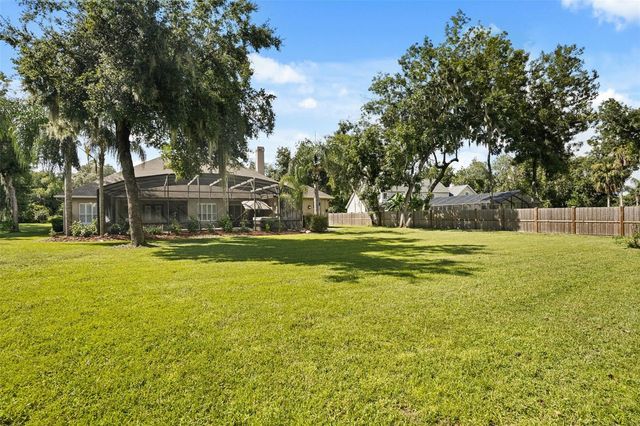 15828 CHESTNUT LN, Tavares, FL 32778