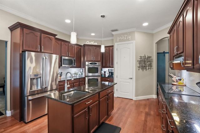 15828 CHESTNUT LN, Tavares, FL 32778