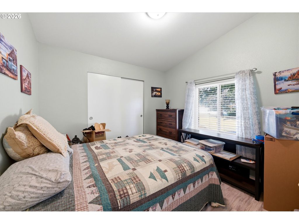 Image 14 of property listing at 655 Ne BURNETT Rd 72, Mc Minnville, OR 97128
