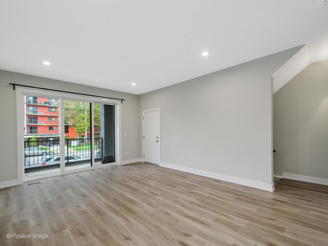 3956 S Indiana Street 1F, Chicago, IL 60653