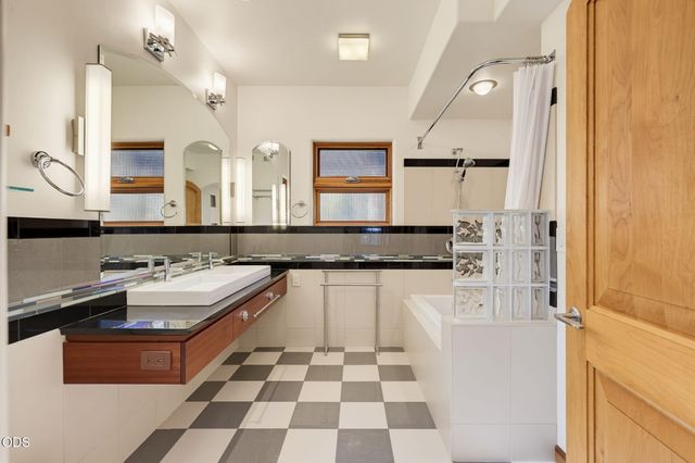 400 Allison Street, Ashland, OR 97520