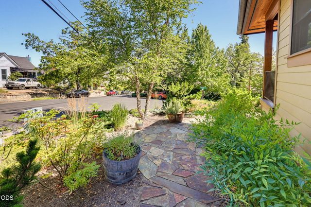 400 Allison Street, Ashland, OR 97520