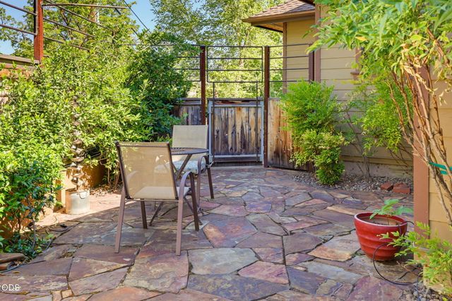 400 Allison Street, Ashland, OR 97520