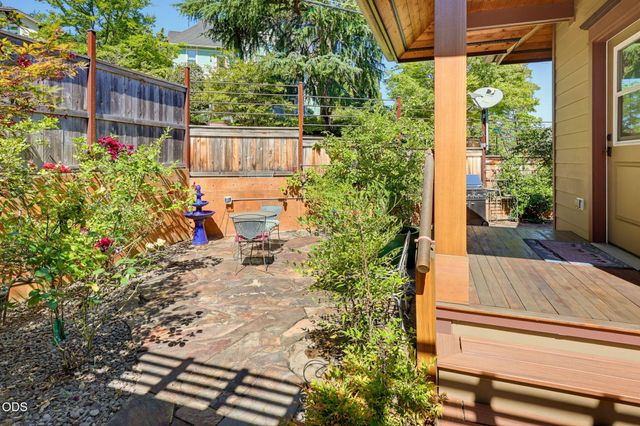 400 Allison Street, Ashland, OR 97520