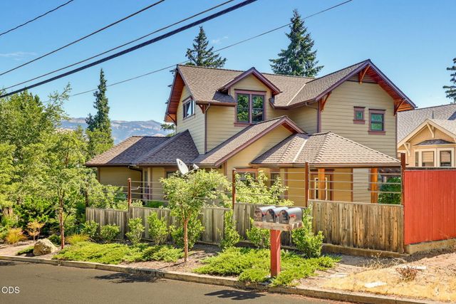 400 Allison Street, Ashland, OR 97520