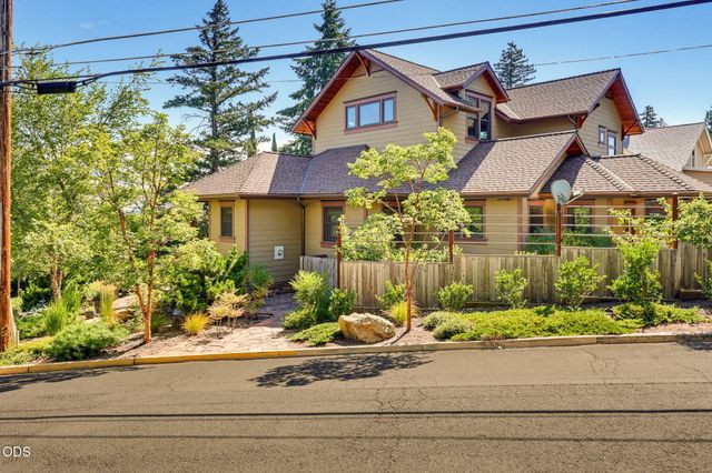 400 Allison Street, Ashland, OR 97520