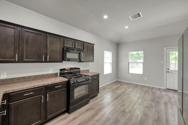 9594 E Woodmark, Conroe, TX 77304