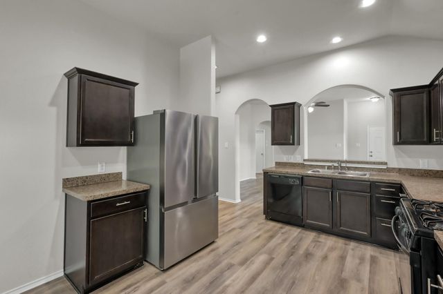 9594 E Woodmark, Conroe, TX 77304