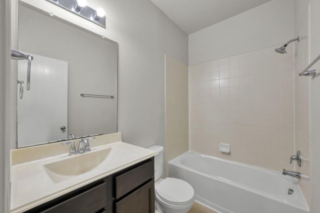 9594 E Woodmark, Conroe, TX 77304