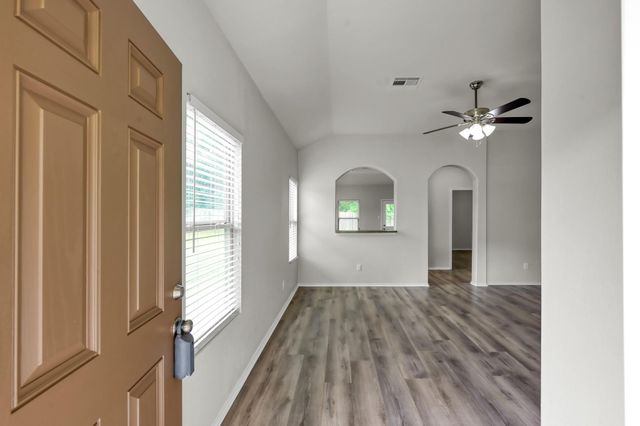 9594 E Woodmark, Conroe, TX 77304