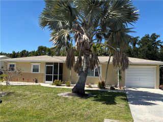 879 Lake McGregor DR, Fort Myers, FL 33919