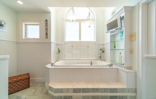 167 Shore Road, Clinton, CT 06413