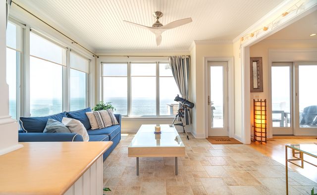 167 Shore Road, Clinton, CT 06413