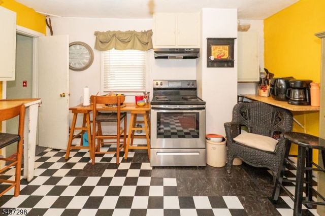 204 Vine St, Roselle Boro, NJ 07203