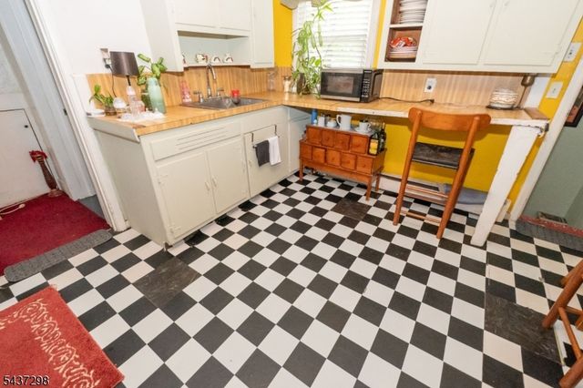 204 Vine St, Roselle Boro, NJ 07203