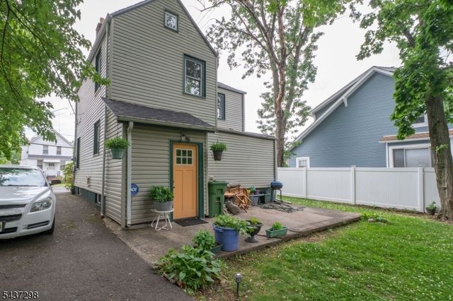 204 Vine St, Roselle Boro, NJ 07203