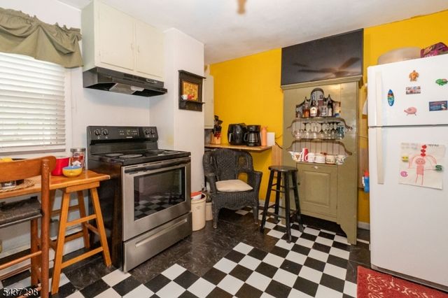 204 Vine St, Roselle Boro, NJ 07203