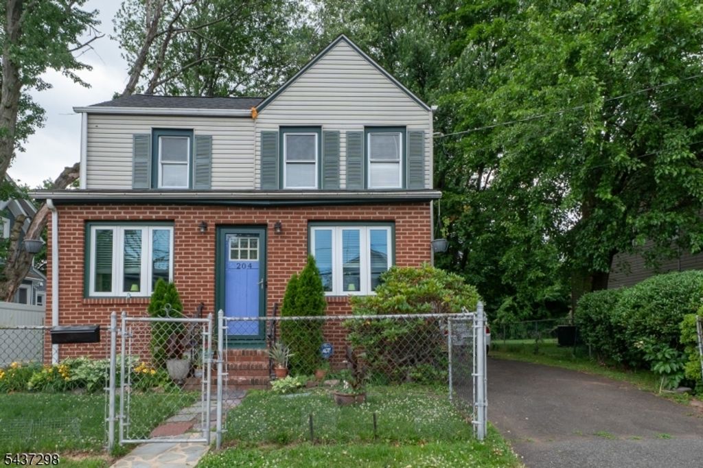 204 Vine St, Roselle Boro, NJ 07203
