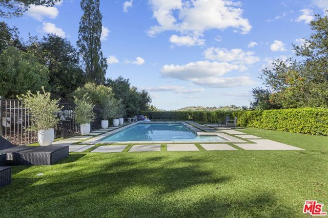 22241 Alizondo Drive, Woodland Hills (los Angeles), CA 91364