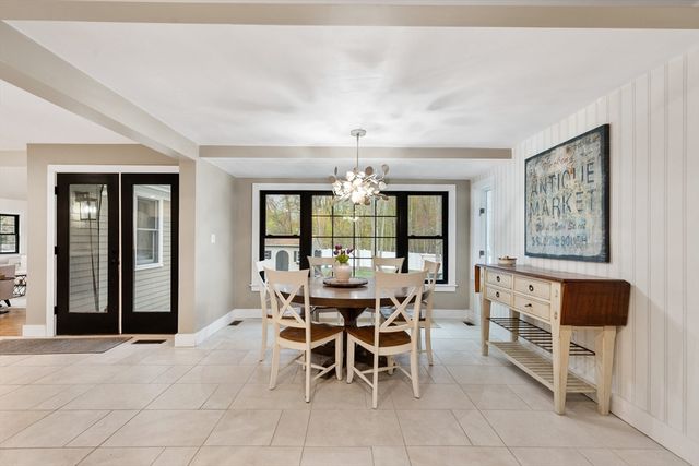 4 Fairway Dr, Andover, MA 01810